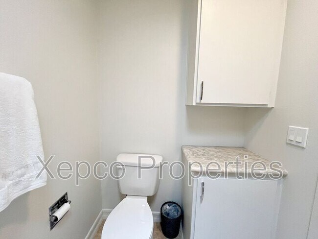 Building Photo - 76675 Sandpiper Dr