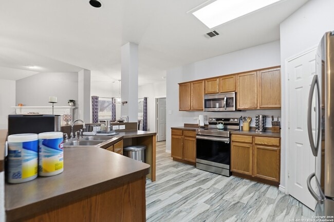 Building Photo - 414 Willow Grove Dr