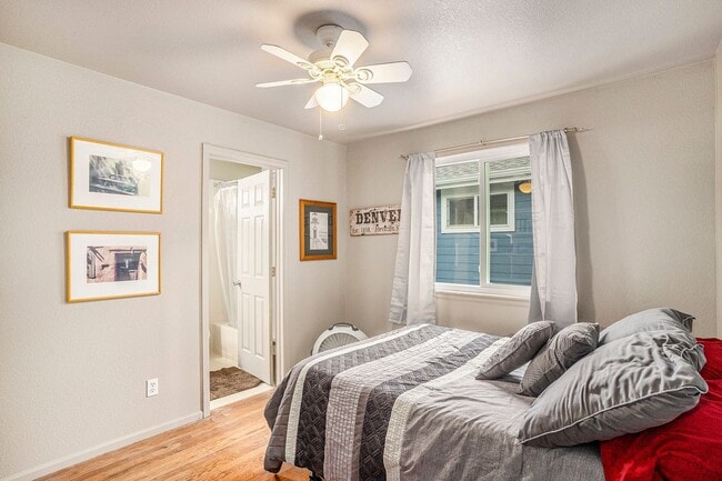 Building Photo - Beautiful 4 Bed, 3.5 Bath Home in Grant Ranch Neighborhood!