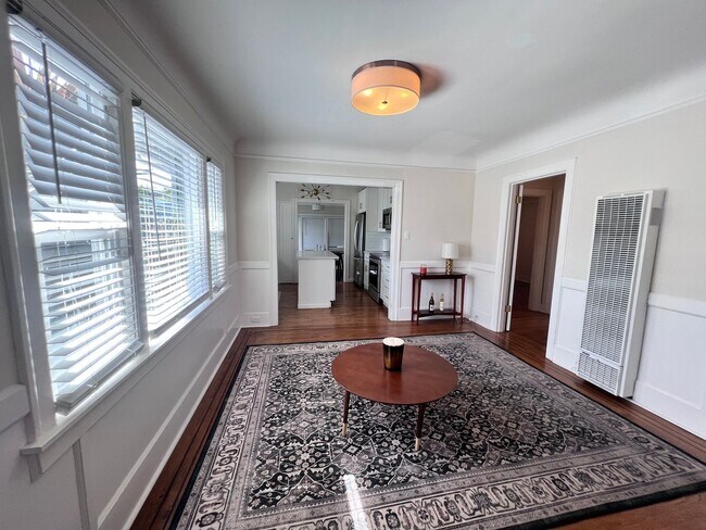 Building Photo - Fully Updated Home in San Leandro Available for Rent!!