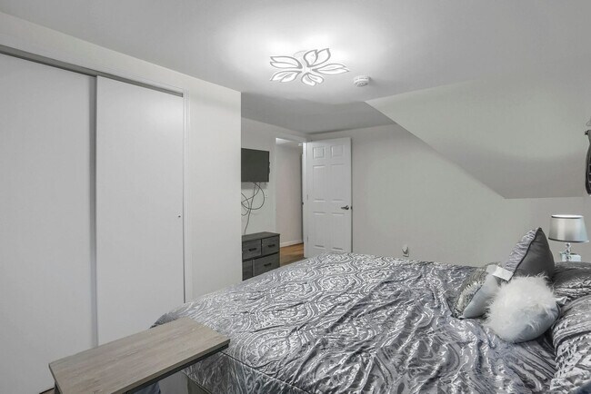 Building Photo - 763 Rte 9W