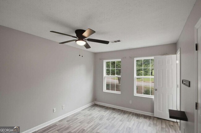 Building Photo - 218 Mill Creek Pl