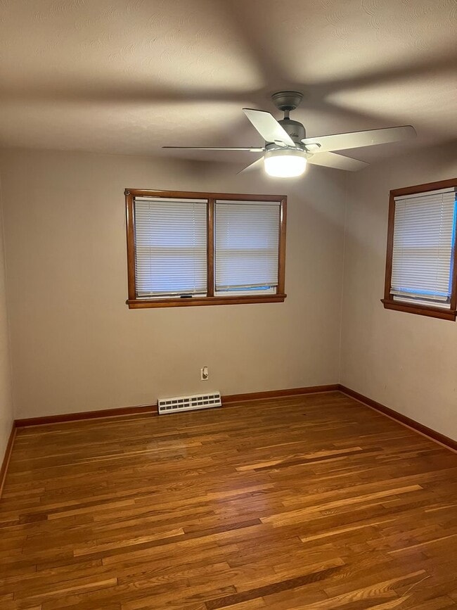 Building Photo - 2006 White St