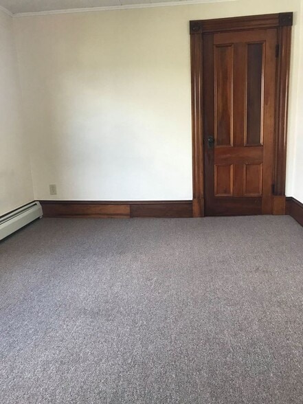 Building Photo - 502 Main St