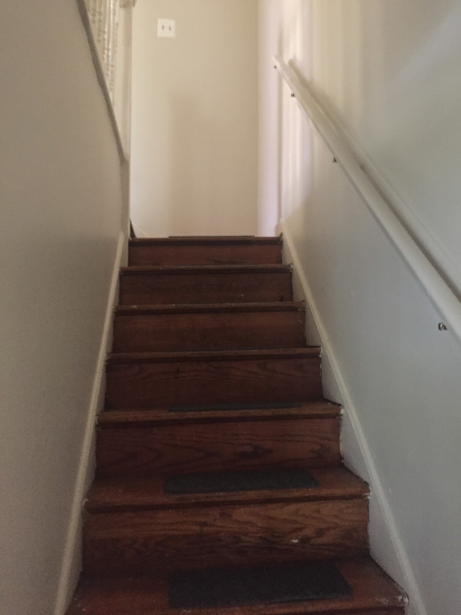 Upstairs stairwell - 4125 Fairfax Rd