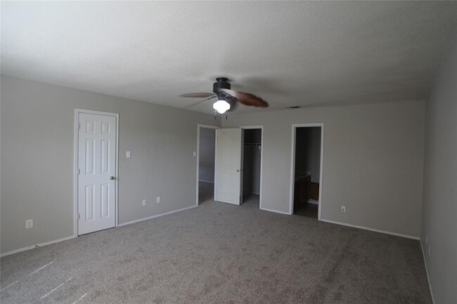 Building Photo - 22802 Sugar Bear Dr
