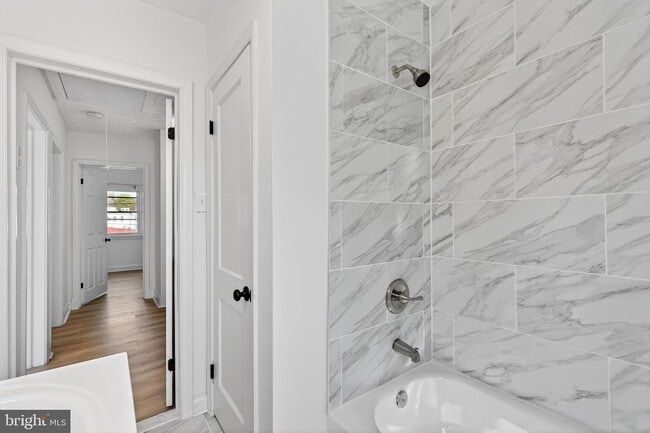 Building Photo - 1870 Yakona Rd