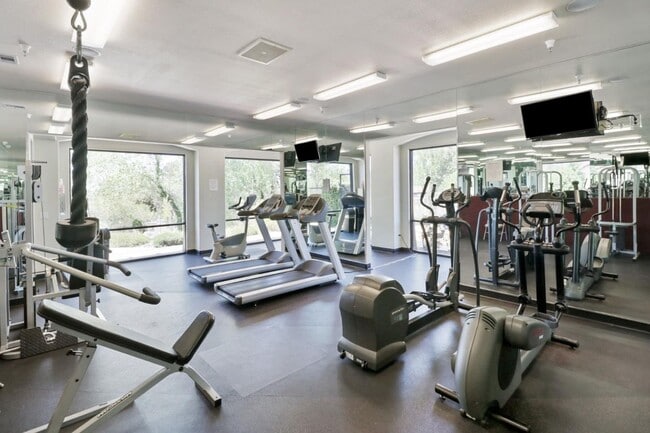 Building Photo - East Roseville - Gated Phoenician - Great ...