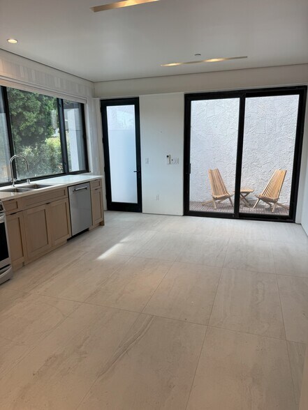 Building Photo - 5214 Dawes Ave