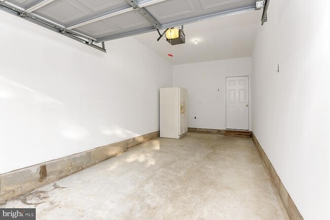 Building Photo - 26 Normandy Dr