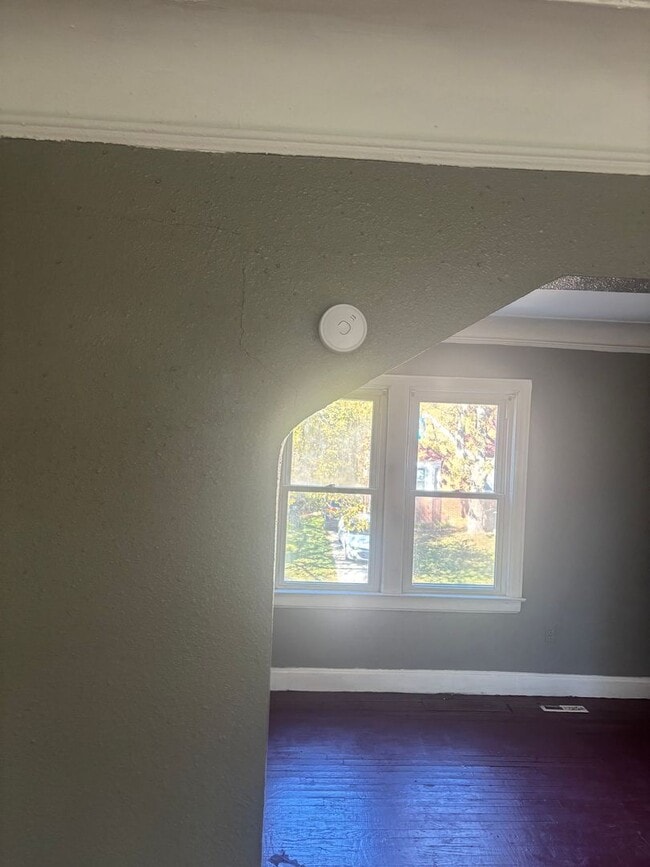 Building Photo - 3 Bedroom Home In Detroit