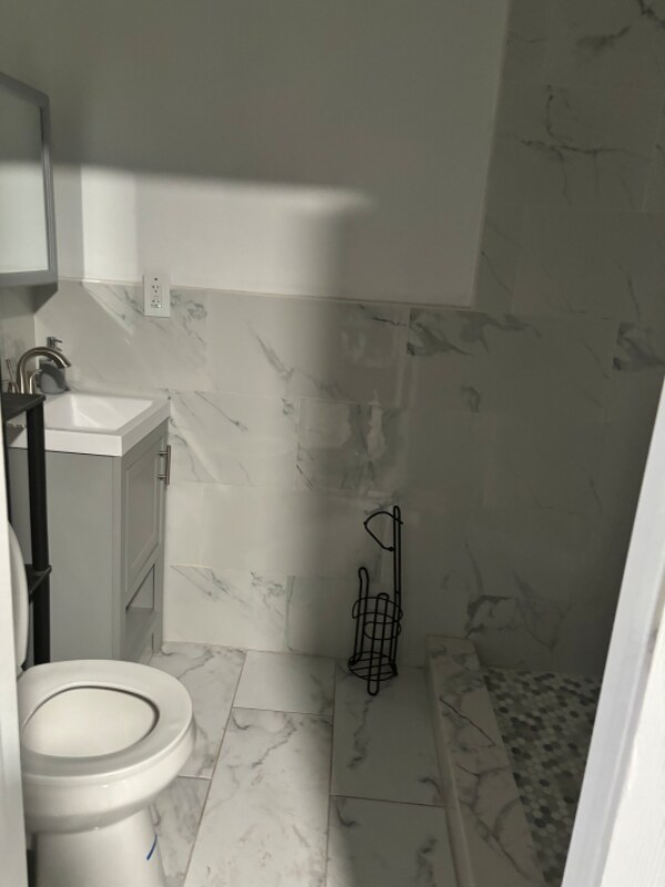 Building Photo - 6811 Bergenline Ave