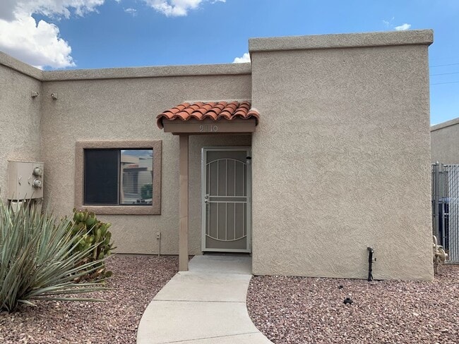Building Photo - 9110 E Esperanza Dr