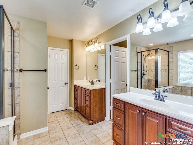 Building Photo - 109 Clear Water