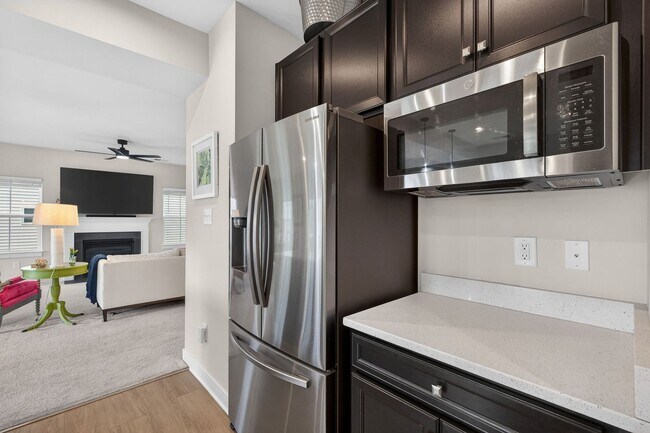 Building Photo - 9733 Goldenrod Ct