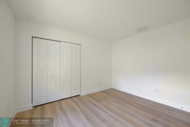 Building Photo - 3838 SW Hainlin St