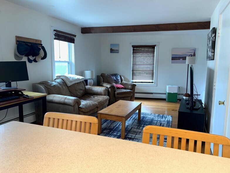 Building Photo - 229 Spring St