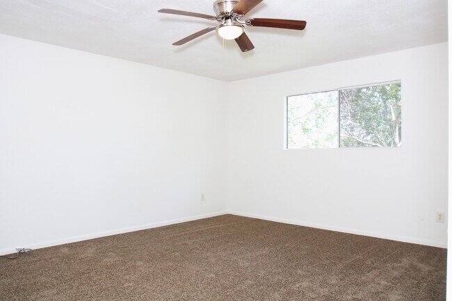 Building Photo - 1131 Gifford Rd