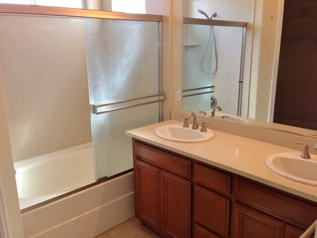 Building Photo - 3 BEDROOM VACAVILLE BEHIND KAISER HOSPITAL *STAR RENTALS
