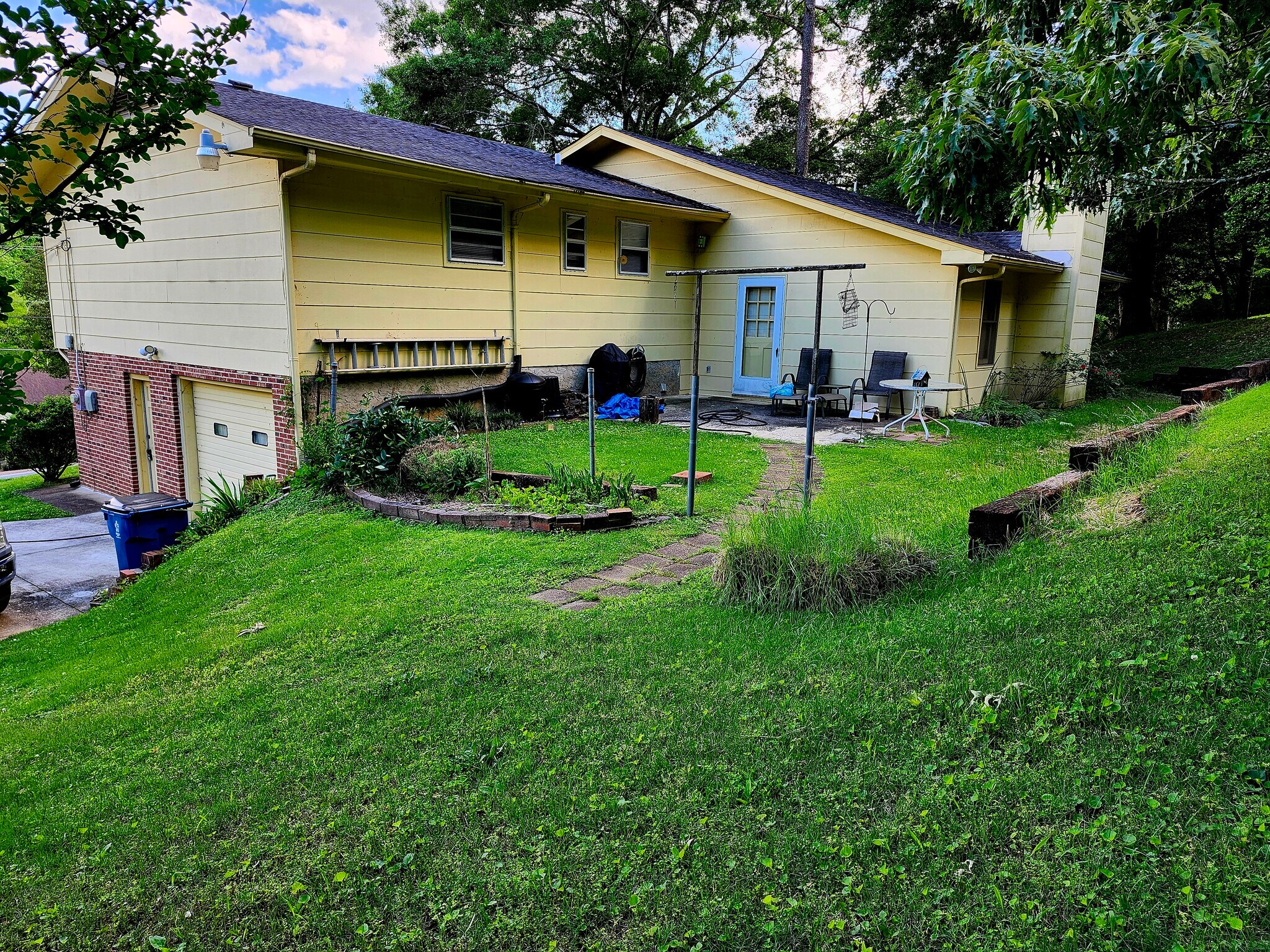 Building Photo - 6067 Browntown Rd
