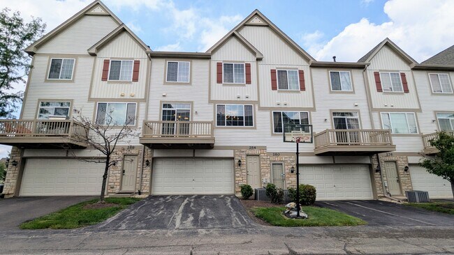 Building Photo - 284 Edmundton Cir