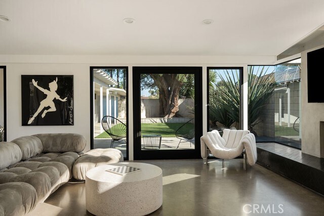 Building Photo - 2015 Irvine Ave