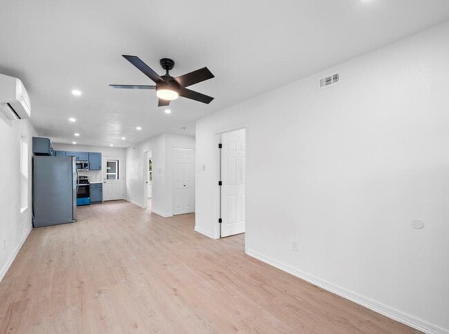 Building Photo - 3524 Hadley St