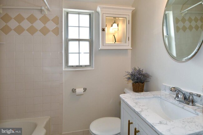 Building Photo - 3737 Ingalls Ave