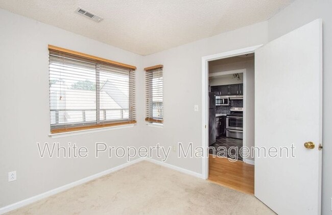 Building Photo - 2555 Stockbridge Dr