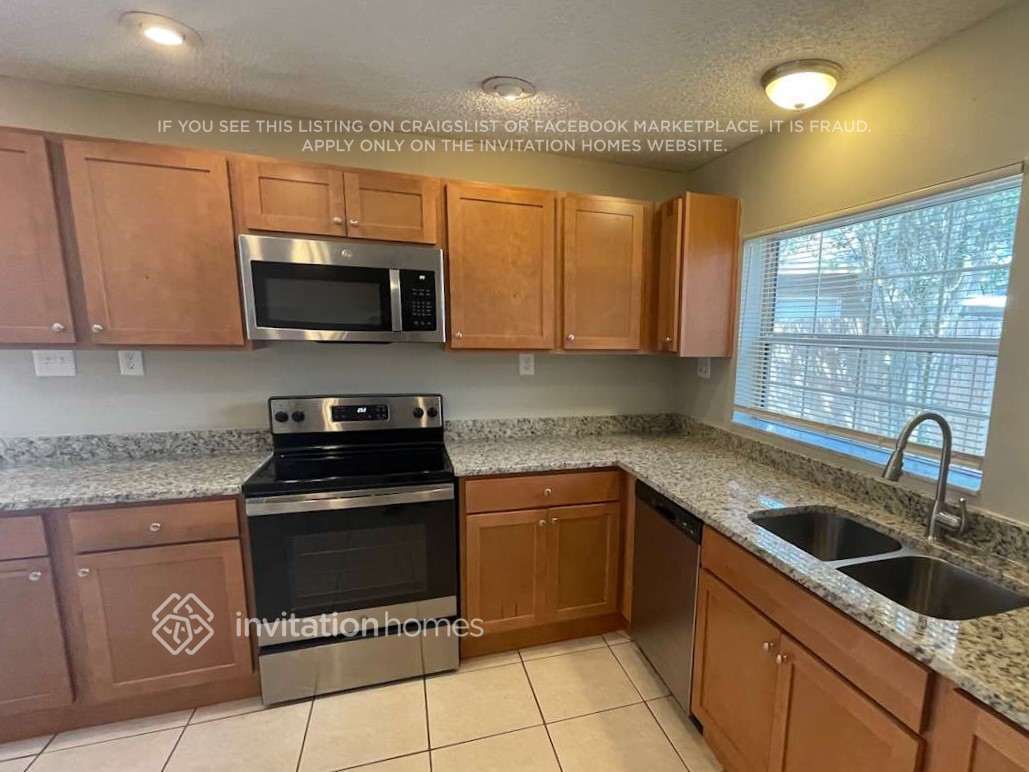 Building Photo - 1840 Candlestick Ct