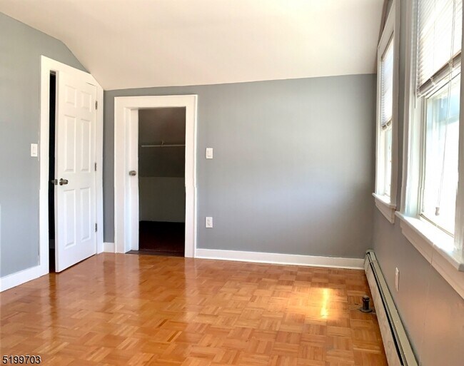 Building Photo - 69 Glenridge Ave