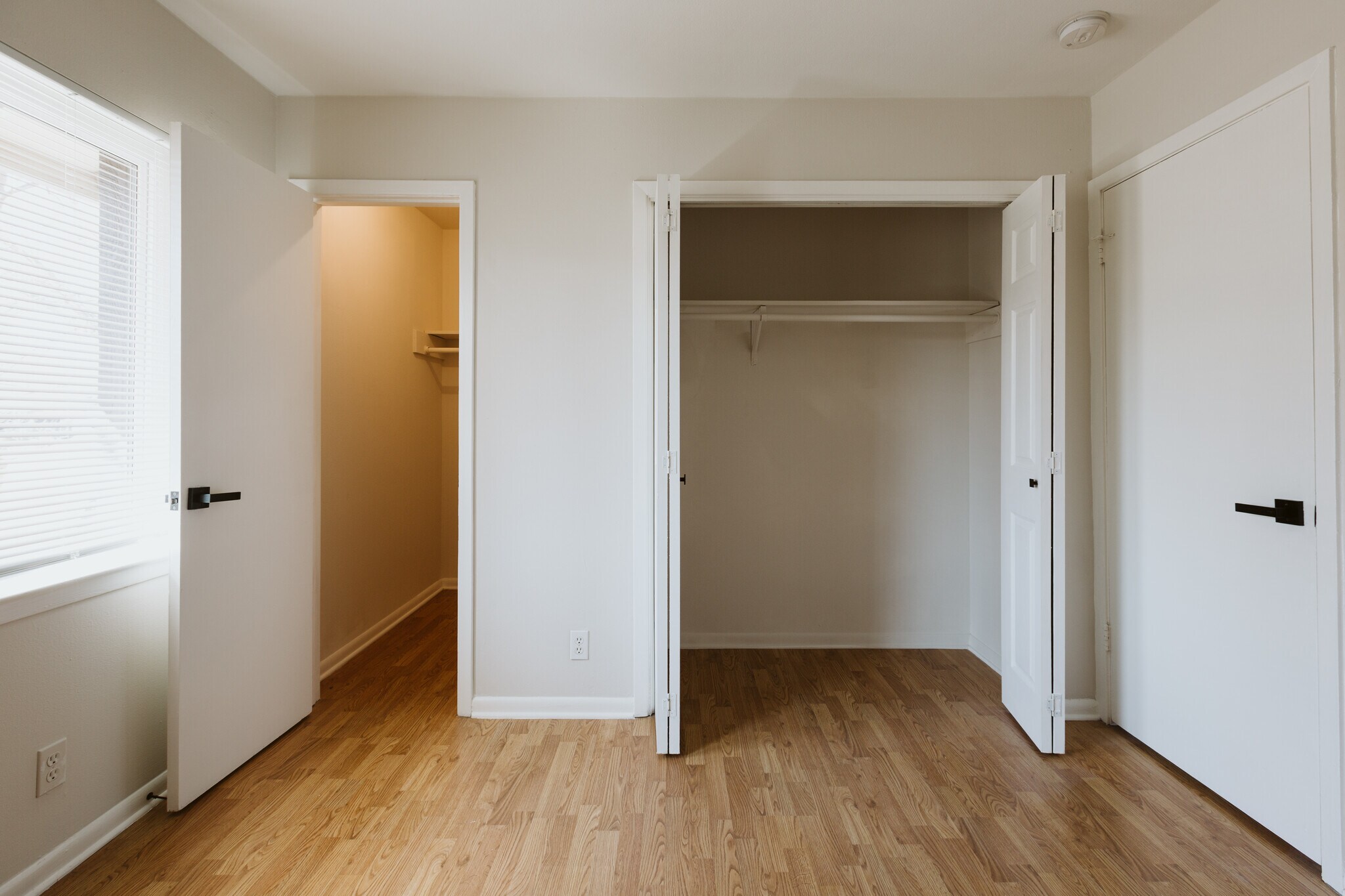 Building Photo - 1402 Fairfield Dr