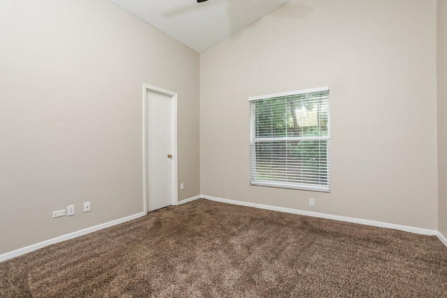 Building Photo - 644 Whitetail Loop