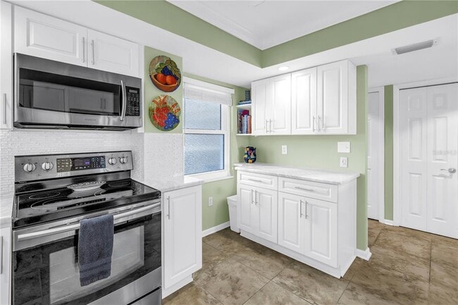Building Photo - 5200 Brittany Dr S