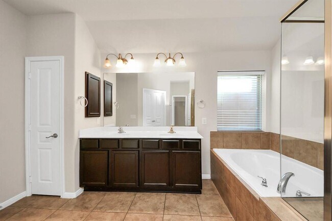 Building Photo - 24610 Emerald Pool Falls Dr