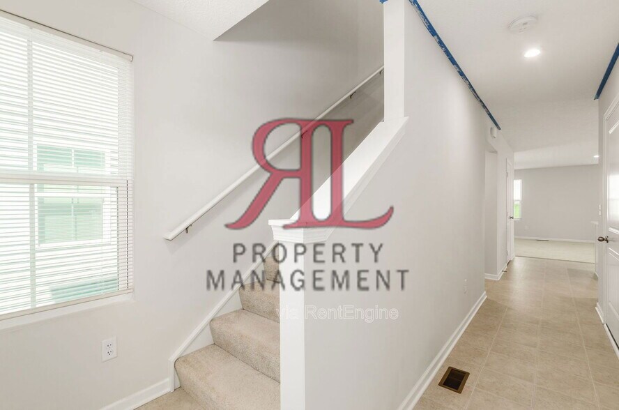 Building Photo - 8616 Gable Lp