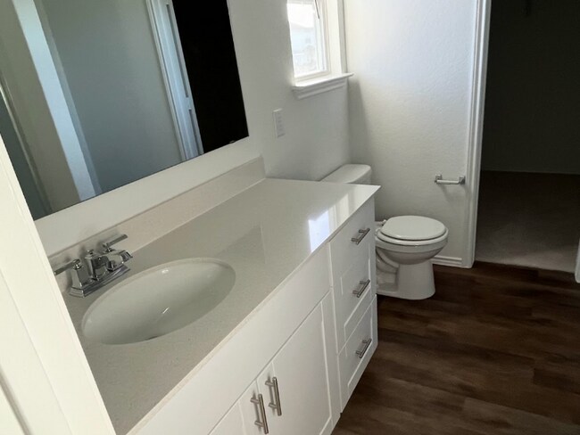Building Photo - 743 Bluegrass Pt