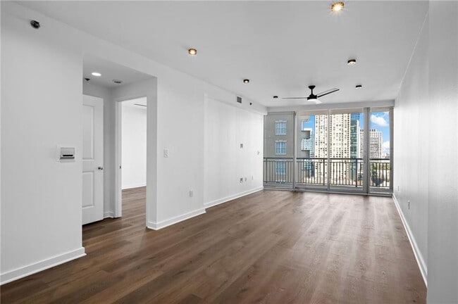 Building Photo - 3338 Peachtree Rd NE