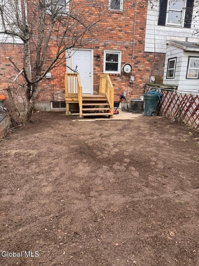 Building Photo - 285 Mt Hope Dr