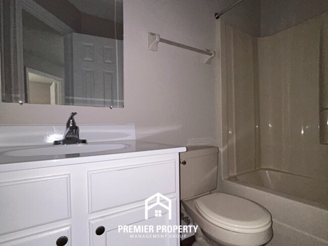 Building Photo - 7845 Shadowland Dr