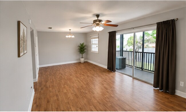Building Photo - 1/1 Lakefront Living in Carrollwood! Available July 10th!