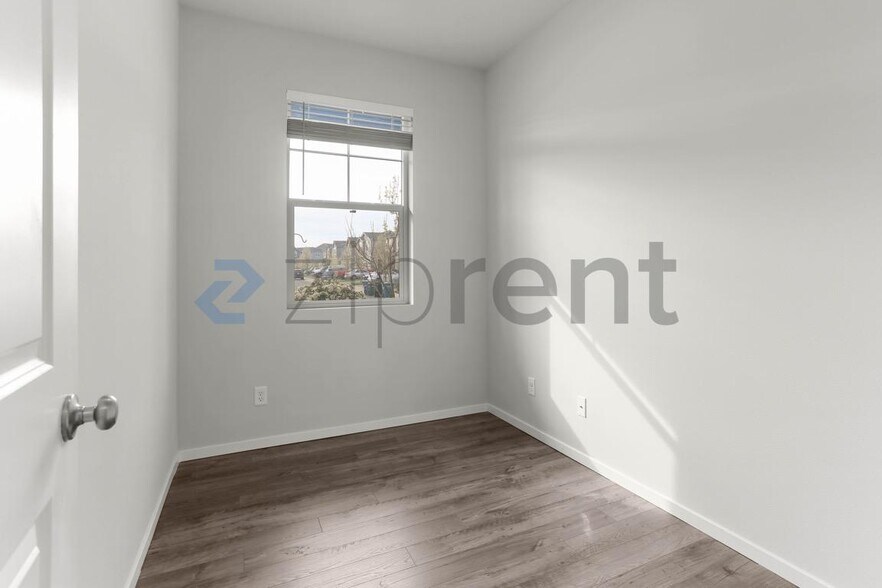 Building Photo - 11013 186th St E