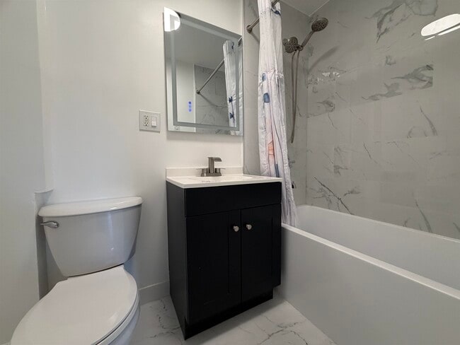 Building Photo - 600 17th St