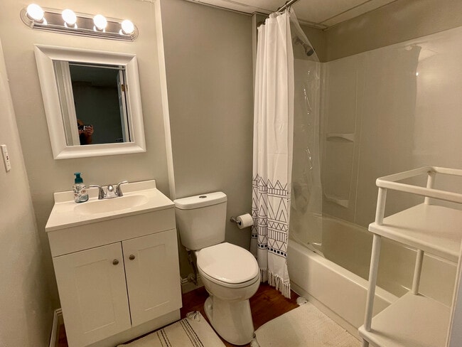 Building Photo - 1080 Huntington Trce SE