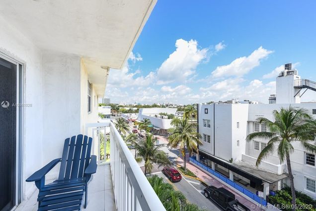 Building Photo - 1357 Collins Ave