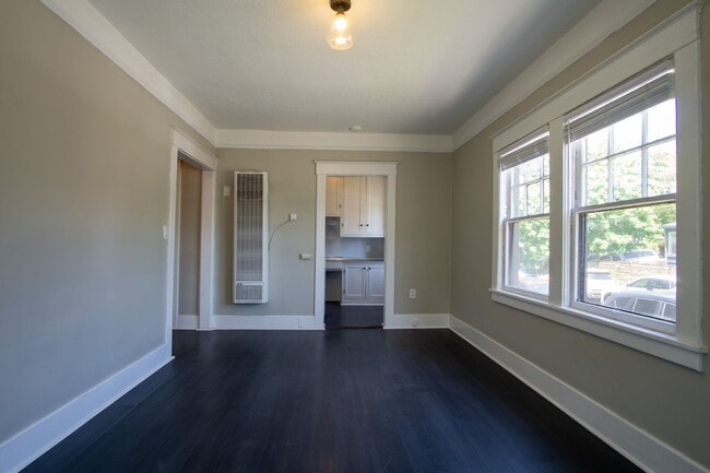 Building Photo - St. Johns Cool-Contemporary Studio w/ $500 OFF!