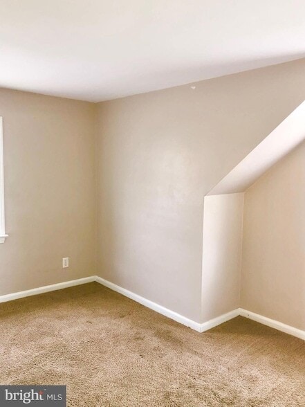 Building Photo - 50 Dymond Ave