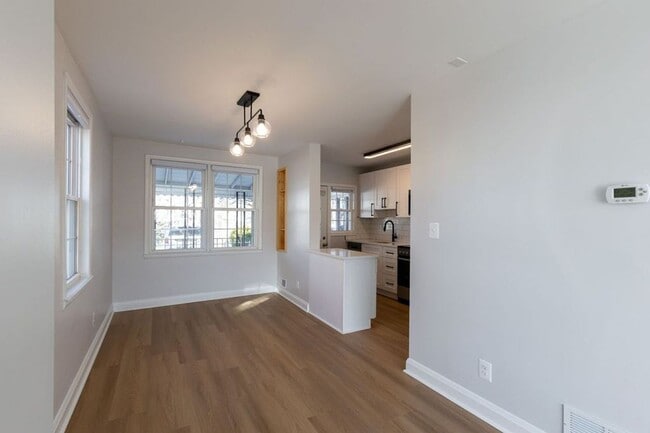 Building Photo - Renovated 3 Bed / 1.5 Bath in Essex | Parking Pad | Available 1/19/2026