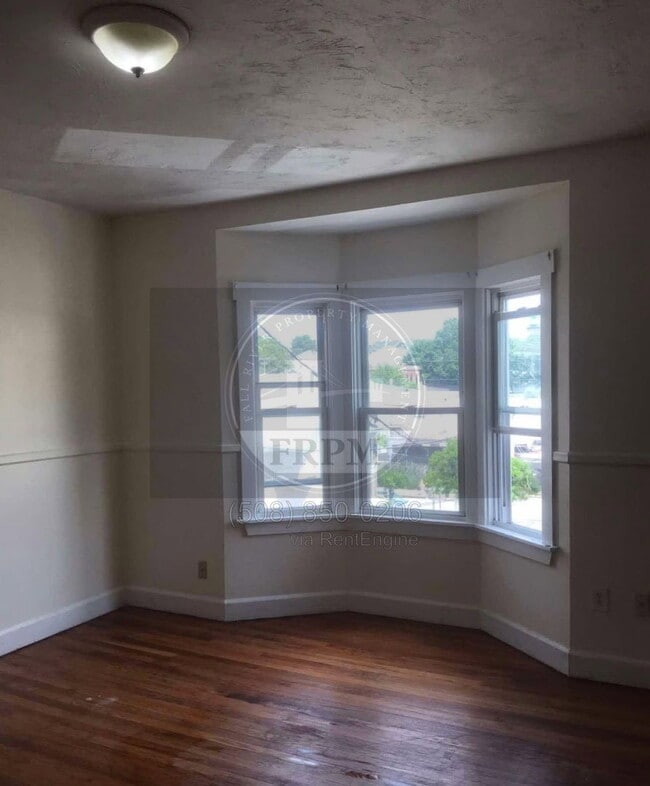 Building Photo - 118 Seabury St