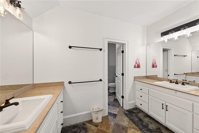 Building Photo - 3669 Cochise Dr SE